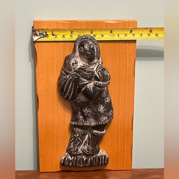 Vintage AL WOLF Soapstone Carving - Inuit with infant - Picture 5 of 6